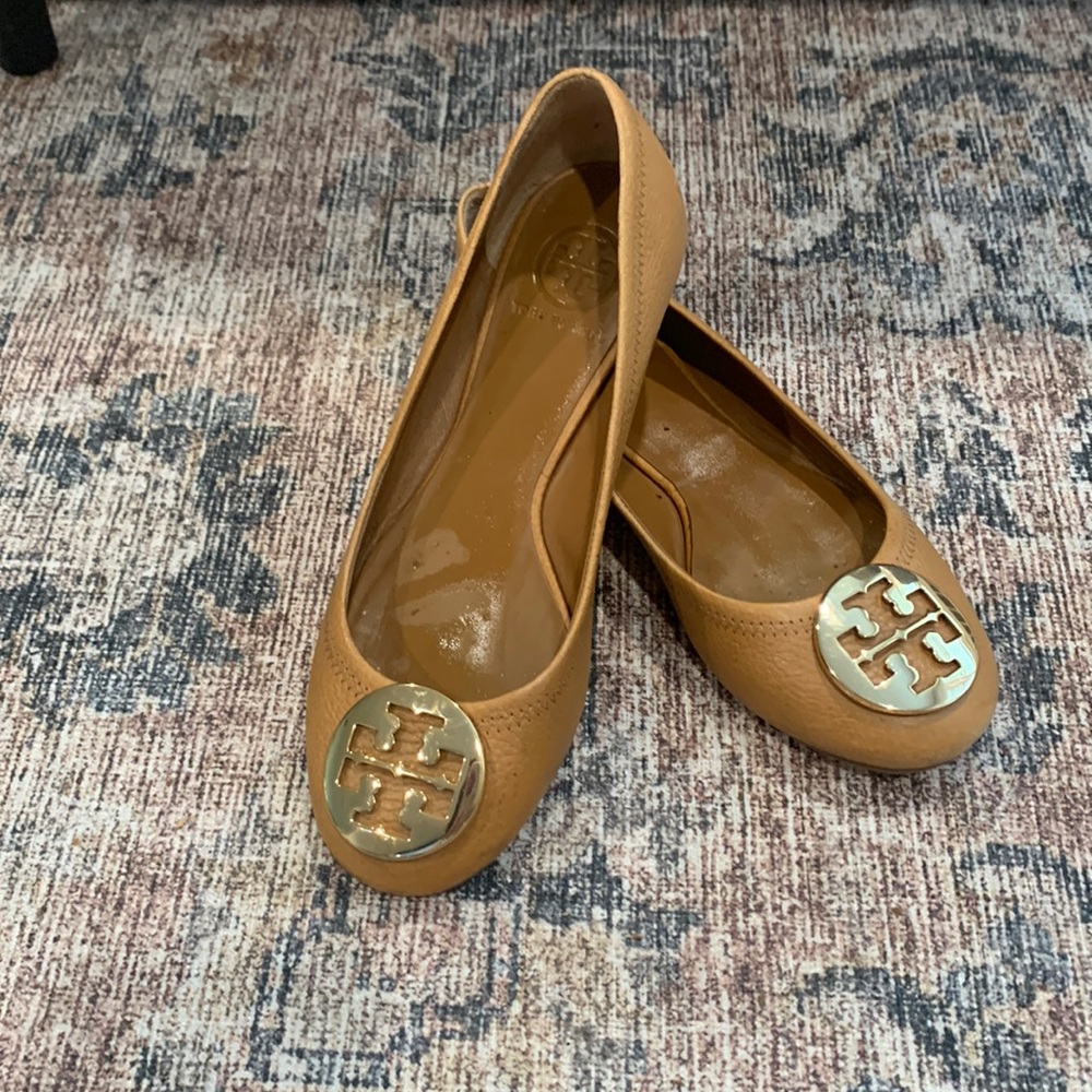 Tory Burch Leather Flats (color Tan) (size 7)